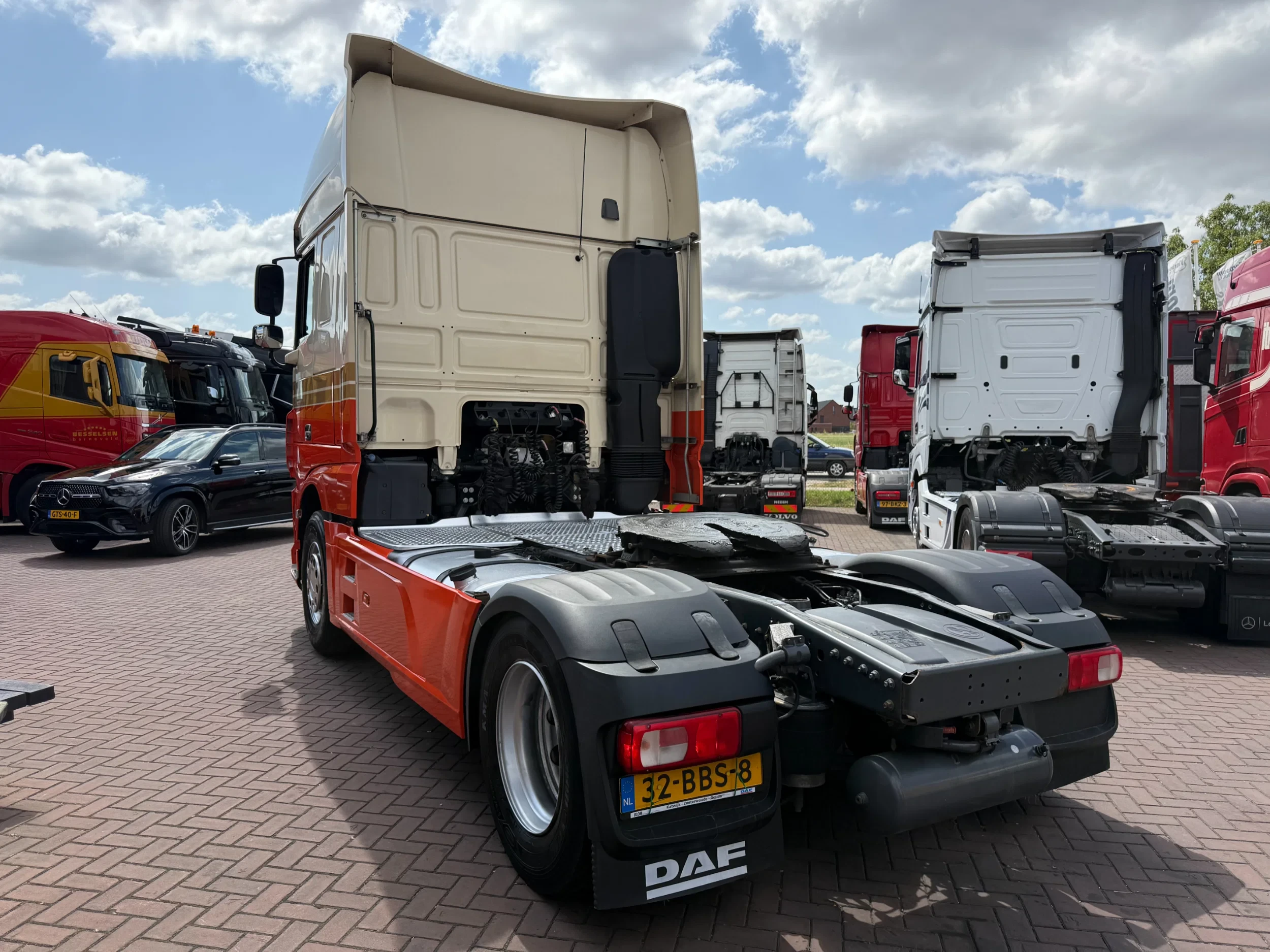 DAF XF 2013 - XF460 4X2 SSC / Full spoilers / Smart tacho / NL-Truck afbeelding 3