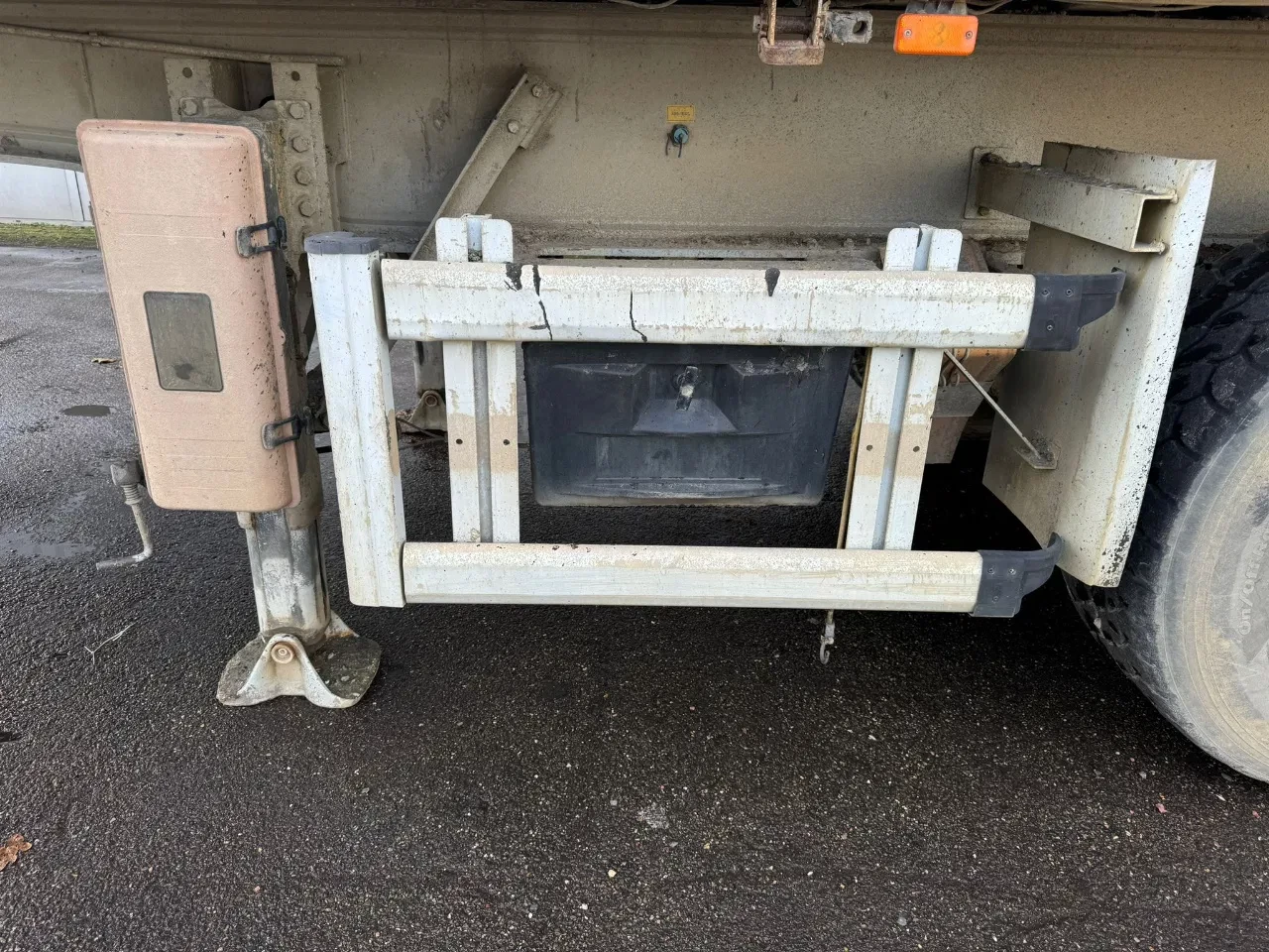 Stas 2002 - 2 Axle Alu Tipper , Spring Suspension , Drum Brakes Bild 9