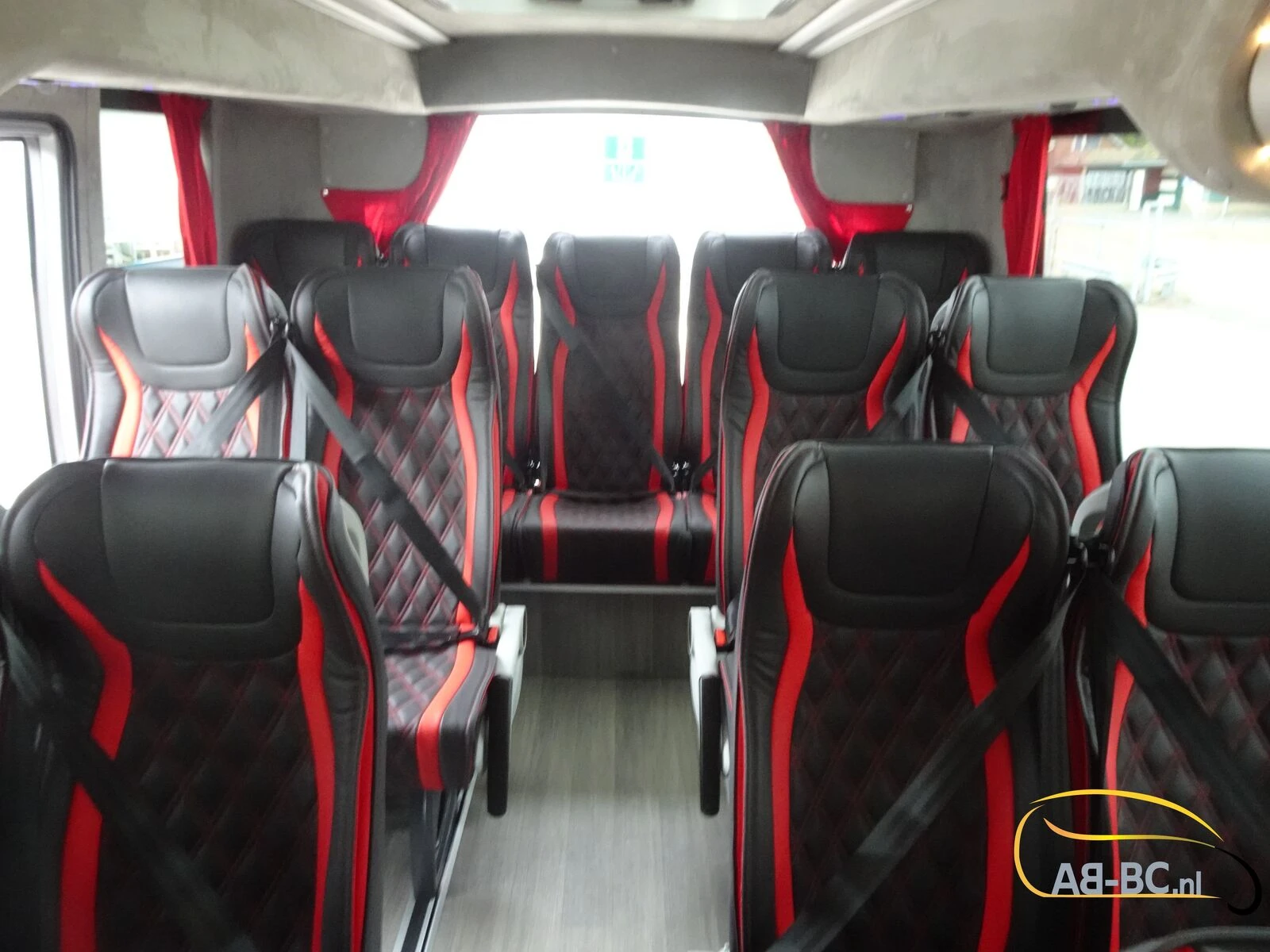 Iveco Aveuro Tourna 35 Seats EURO 6 2 Units Available afbeelding 80