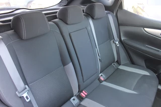 Nissan QASHQAI 2018 - 1.2 DIG-T N-Connecta PANORAMADAK NAVI 360-CAMERA TREKHAAK image 17