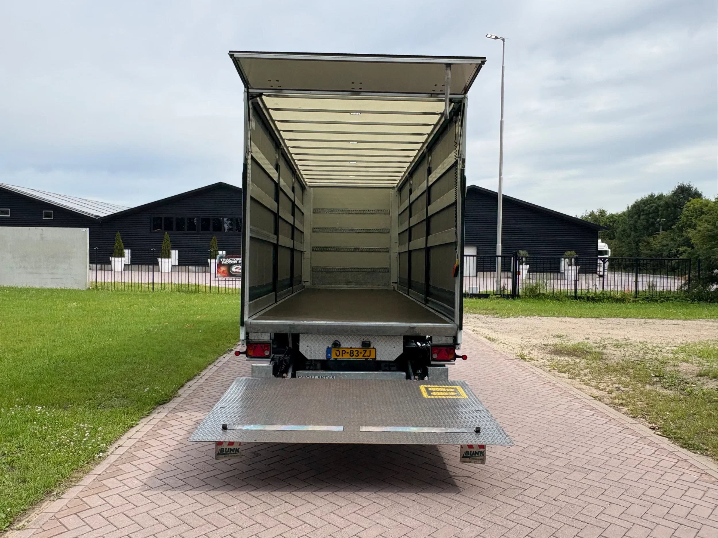 Bunk 2017 - Be oplegger schuifzielen 7 ton met laadklep 1500 kg obrázek 9