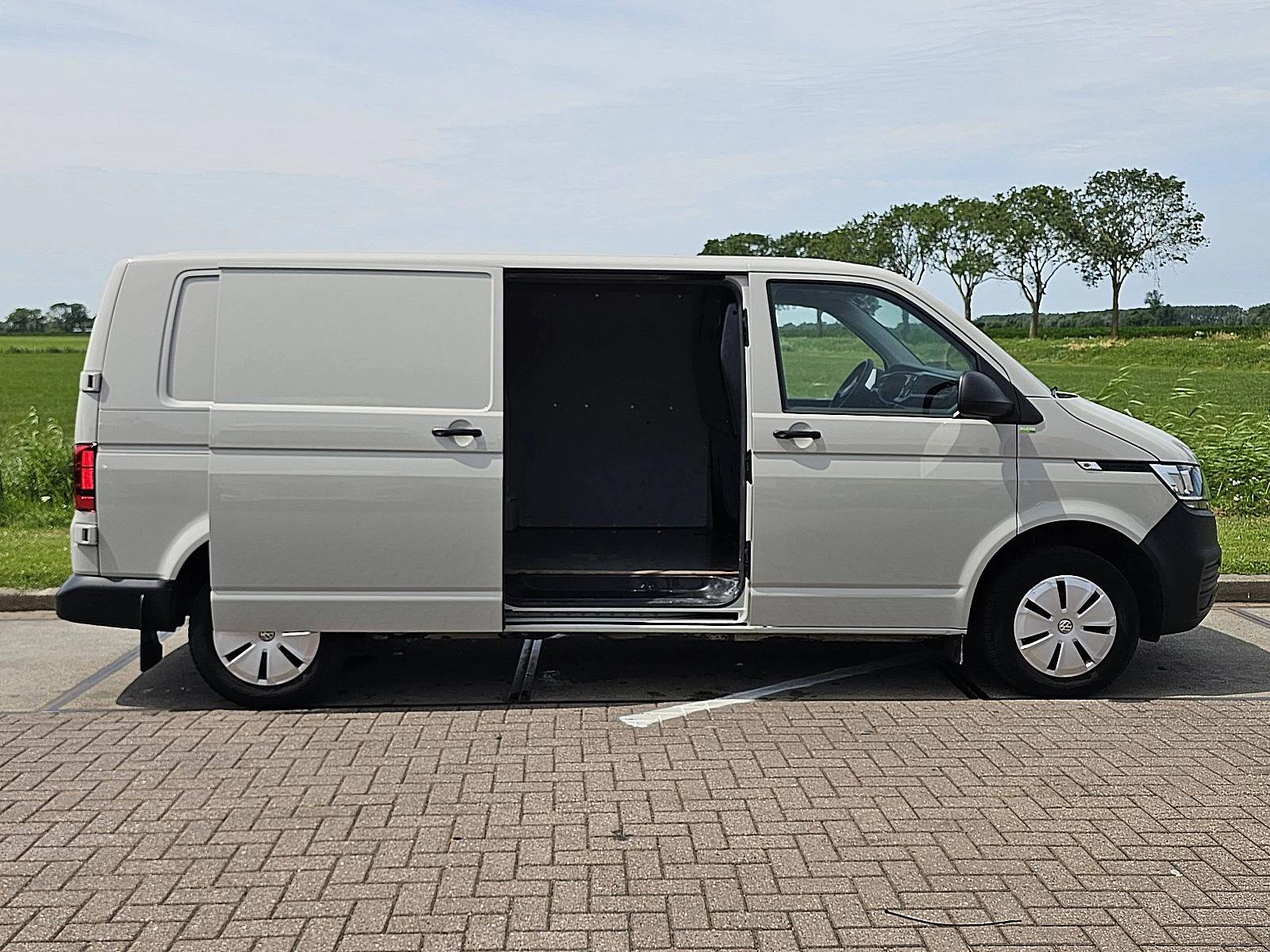 Volkswagen Transporter 2024 - 2.0 TDI imagen 13