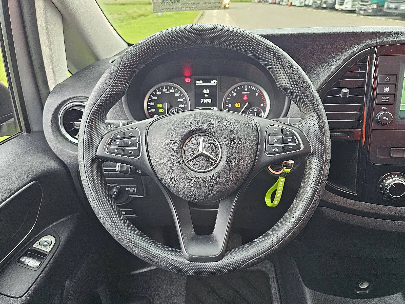 Mercedes-Benz Vito 2023 - 114 CDI TOURER obrázek 12