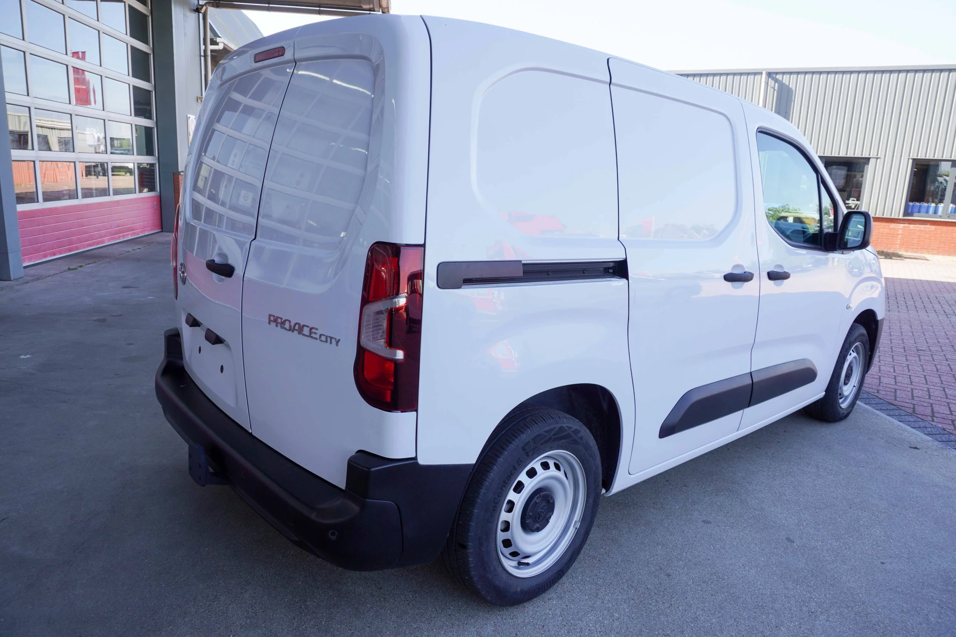 Toyota ProAce 2024 - CITY 1.5 D-4D 100PK zdjęcie 4