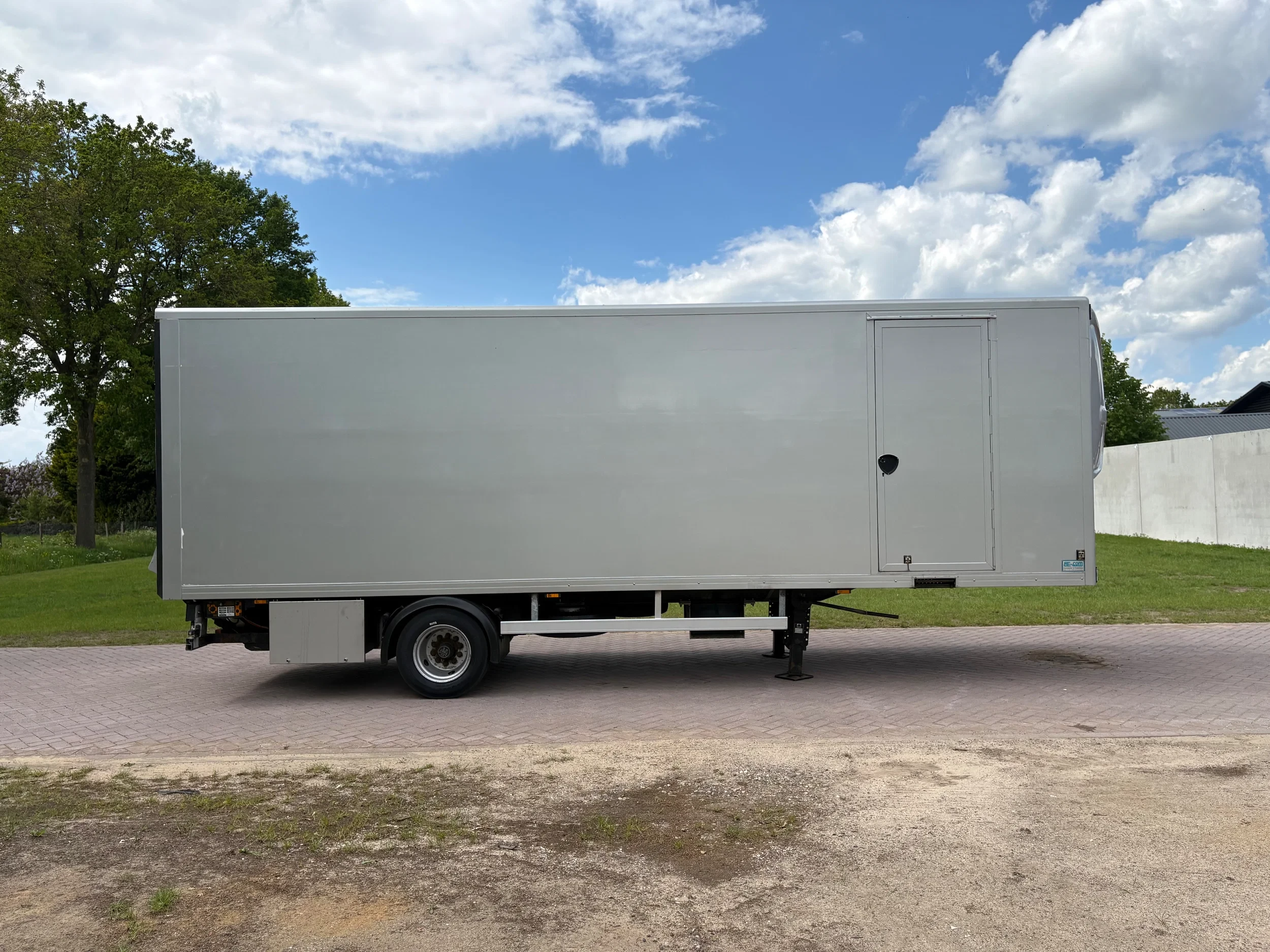 VAN 800-1D/225 LZC 2007 - Be oplegger 8 TON met laadklep 750 kg afbeelding 2