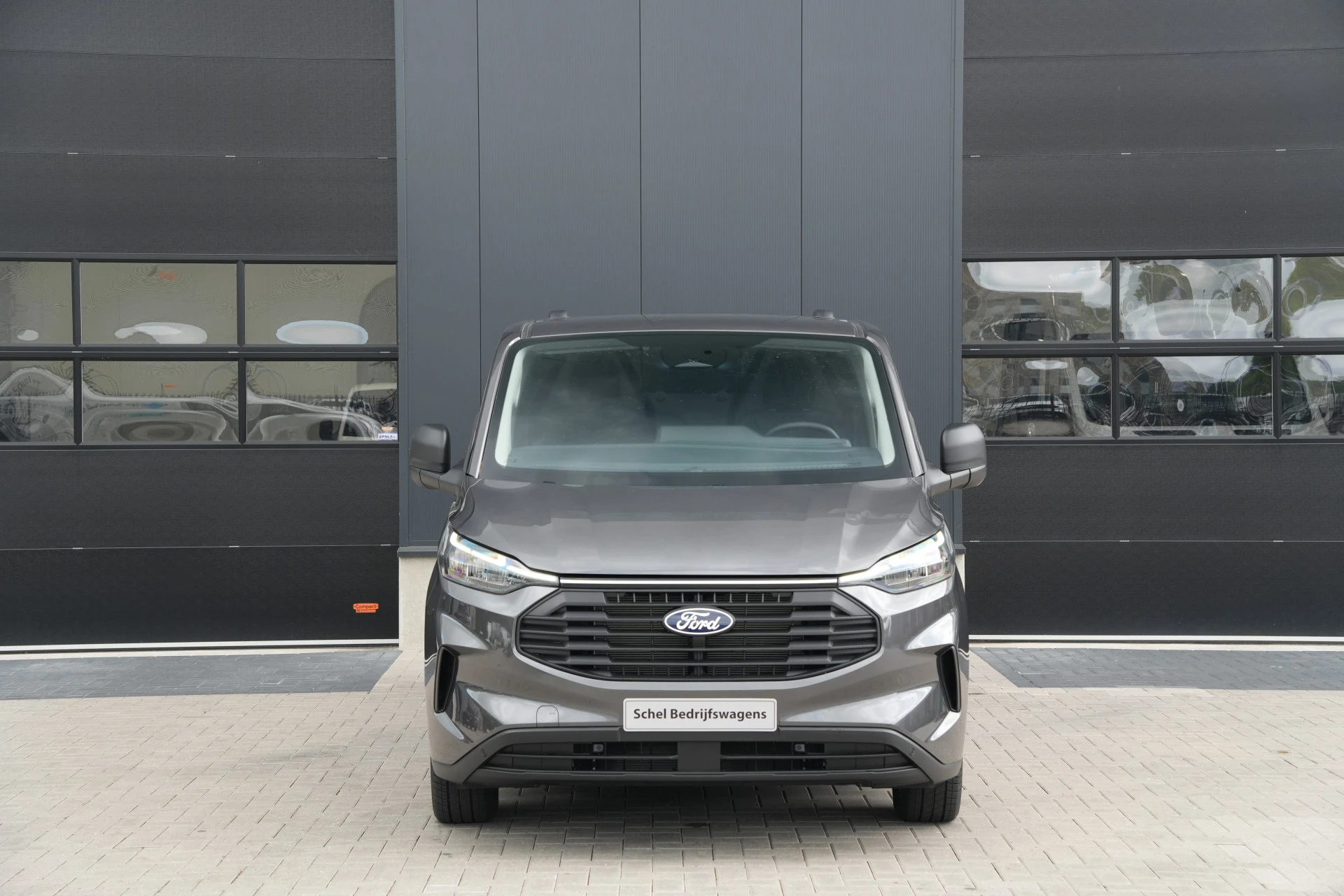 Ford Transit Custom 2025 - 320 2.0 TDCI L2H1 Trend 170pk AWD 4x4 INCLUSIEF BPM - 2x Schuif - 1+1 Stoel - Trekhaak - Stoel/Stuurverwarming - ACC - Blindspot - Rijklaar Bild 2