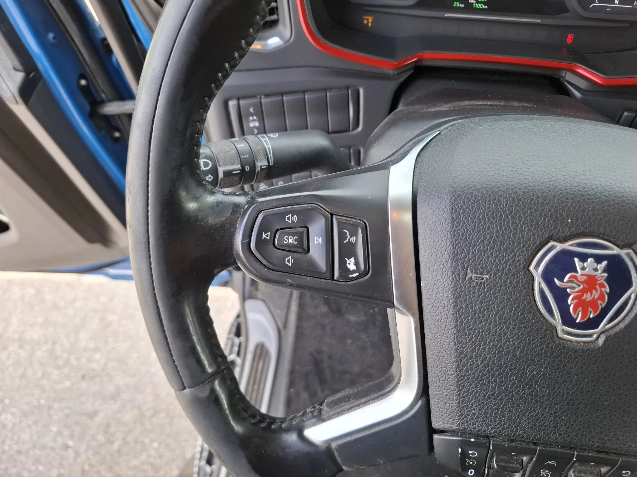 Scania R 2021 - NGS R650 V8 / 8X2 / RETARDER / TECHNICAL 80TON / 9TON FRONT AXLE / ONLY:687461 KM / LWDS / LEATHER / NAVI / FRIDGE / AUTOMATIC / EURO-6 / 2021 obrázek 17