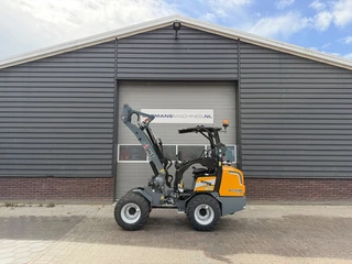 Giant G2300 X-TRA HD minishovel NIEUW €475 LEASE 2026 изображение 2 миниатюра