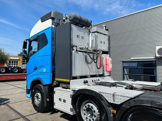 Volvo FH 2014 - 16.750 8x4 Heavy Haulage Tractor obrazek 4