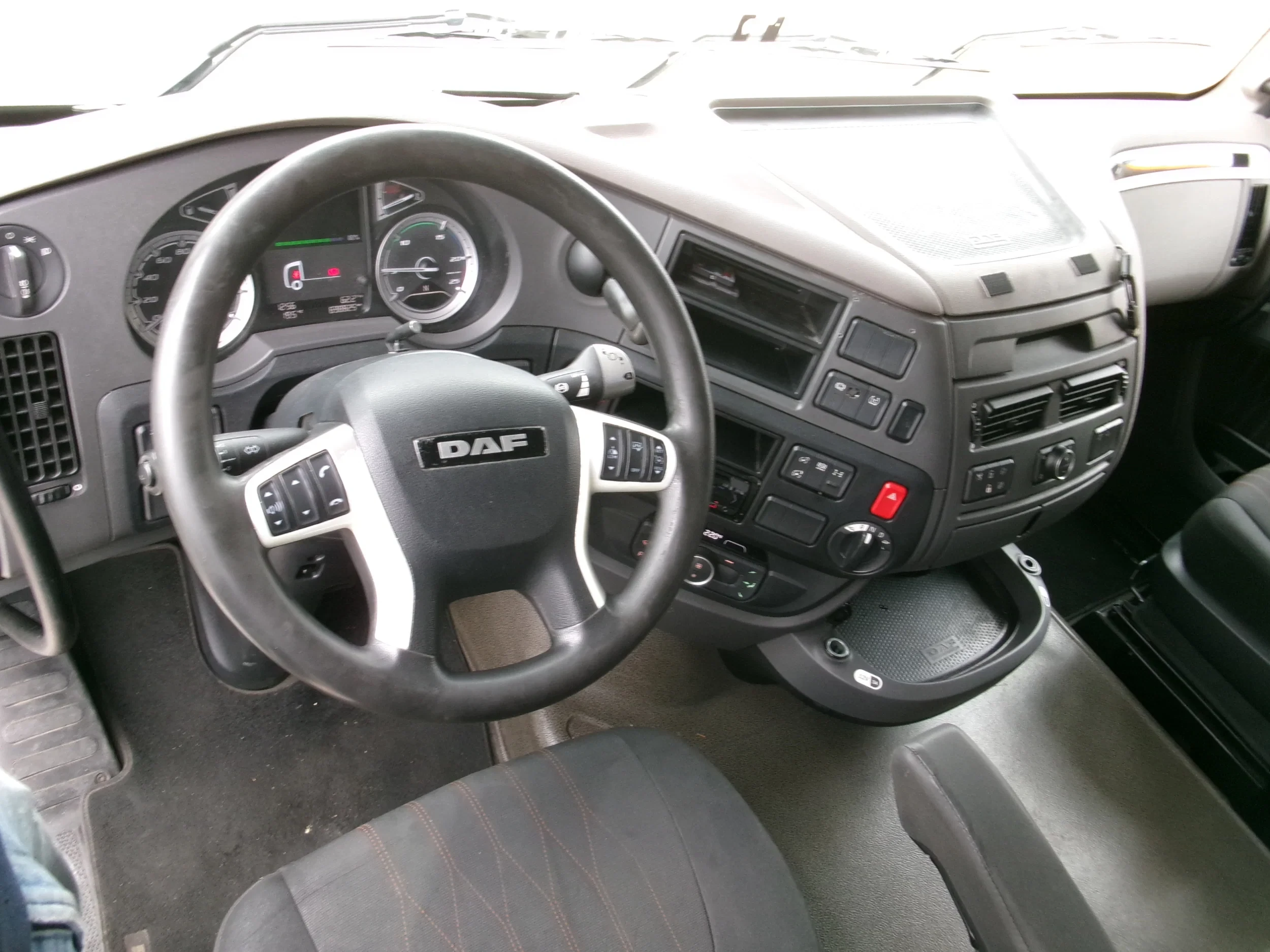 DAF XF 450 2019 - FT NL TRUCK APK 09-2027 afbeelding 10