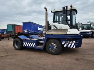 Terberg RT283 | TERMINAL TRACTOR 4X4| TURNING CHAIR. | AUTOMATIC GEAR | 24159 HOURS. 2011 - N/A bild 3