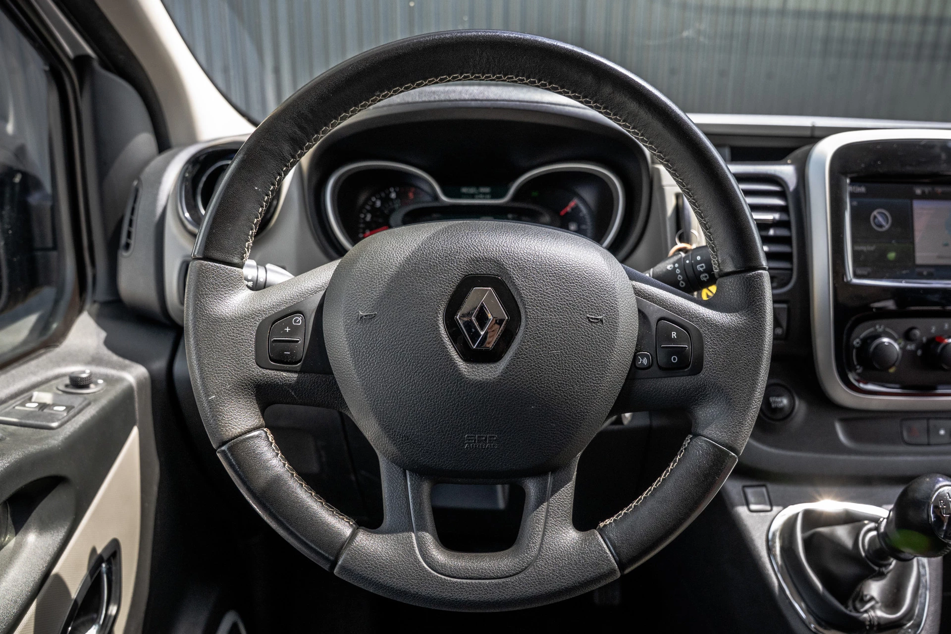 Renault Trafic 2018 - Passenger **1.6 dCi 9-Pers L2H1 | Incl. BPM, BTW vrij | R-Link | Navi | Airco | Cruise | PDC | MF Stuur | Start / Stop** obrázek 15