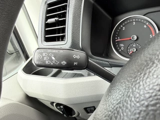 Volkswagen Crafter 2019 - 2.0 TDI 141 PK / L3H3 / 1e EIGENAAR / ZEER NETJES !! / AIRCO / CRUISE / ERGO GEVEERDE STOEL image 11