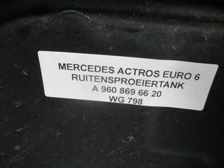 Mercedes-Benz Actros - A 960 869 66 20 RUITENSPROEIERRESERVOIR EURO 6 afbeelding 2 miniatuur