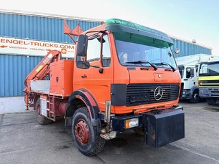 Mercedes-Benz 1922 1988 - AK 4x4 V6 WITH ONLY 128.500 KM!! AND HMF 1003K2 CRANE (MANUAL GEARBOX / FULL STEEL SUSPENSION / REDUCTION AXLE / P.T.O. / ETC.) obrazek 2