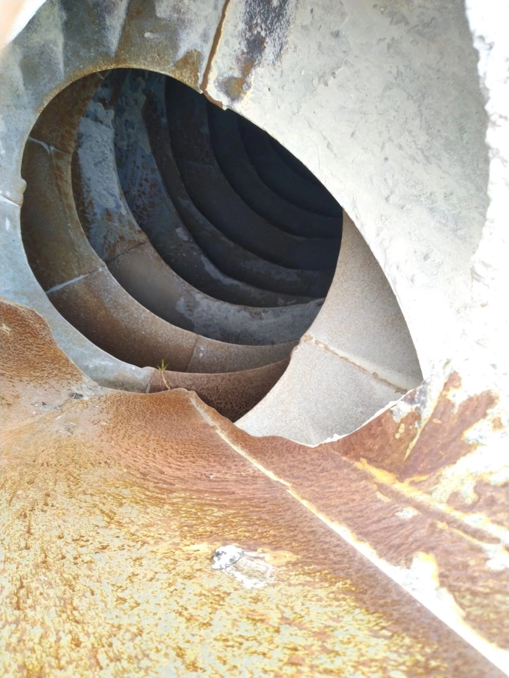 DE BUF 2014 - BETON MIXER/MALAXEUR/MISCHER12M3 obrázek 9