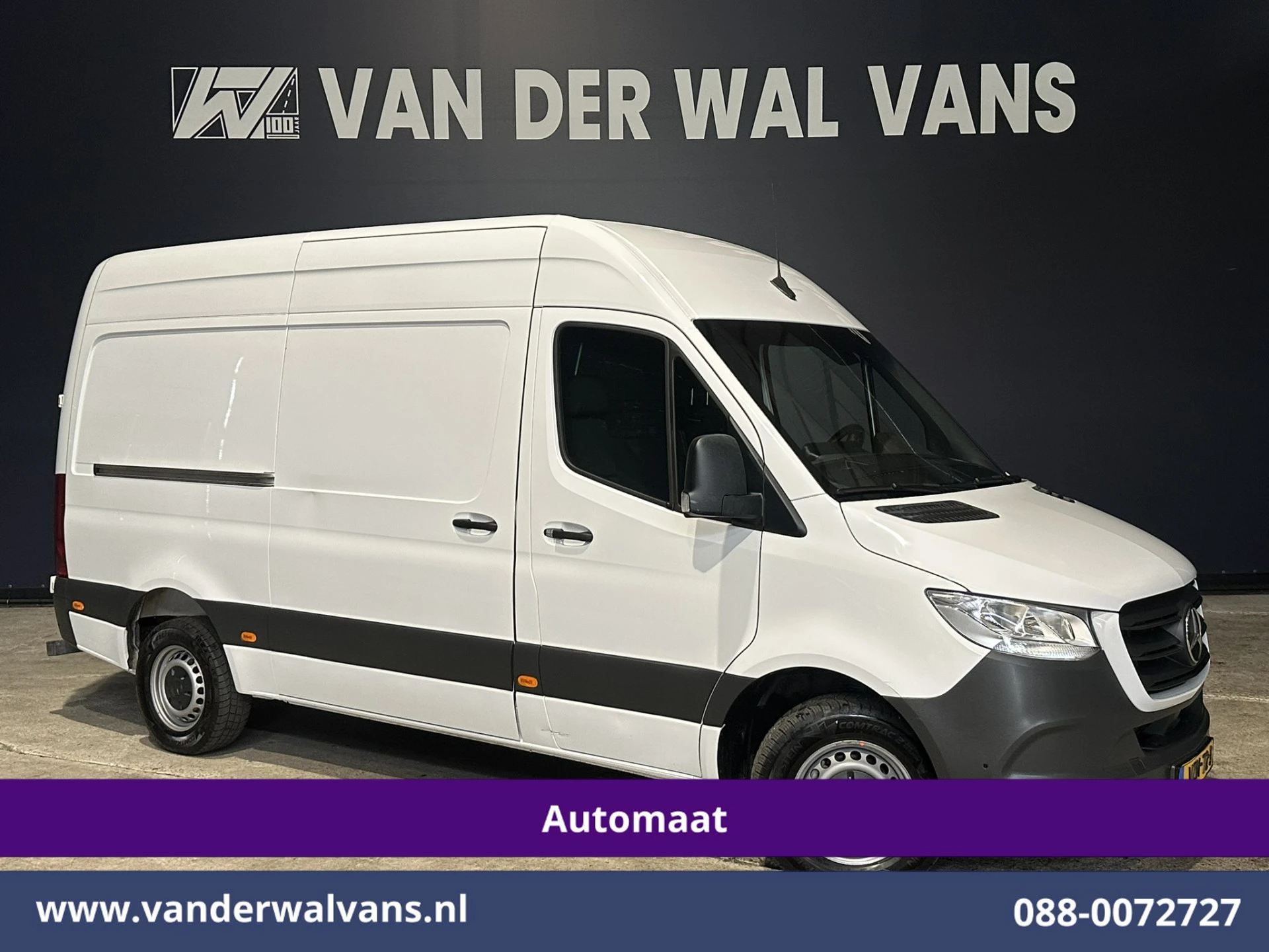 Mercedes-Benz Sprinter 2024 - 317 CDI 170pk 9G-Tronic Automaat 3500kg Trekhaak L2H2 Euro6 Airco | Camera | Navigatie | Apple Carplay afbeelding 1