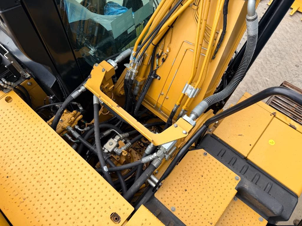 Cat 2018 - 323 07A изображение 18