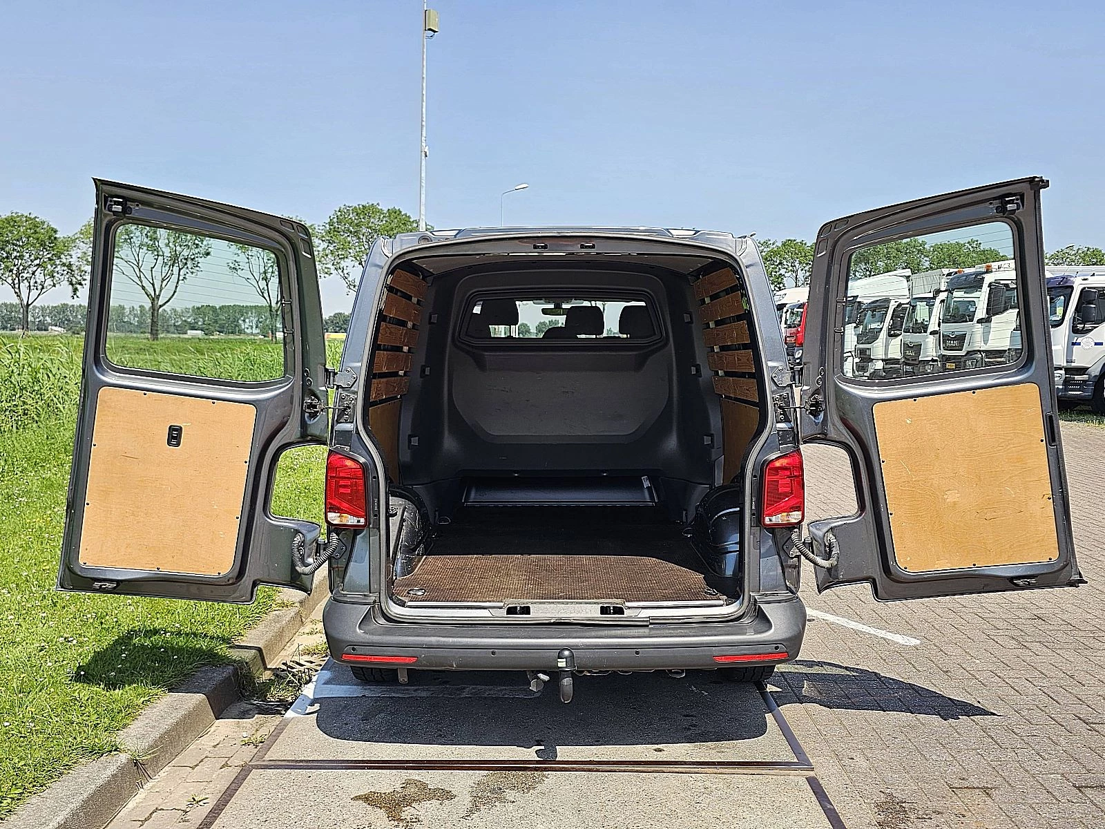 Volkswagen Transporter 2021 - 2.0 TDI Bild 14
