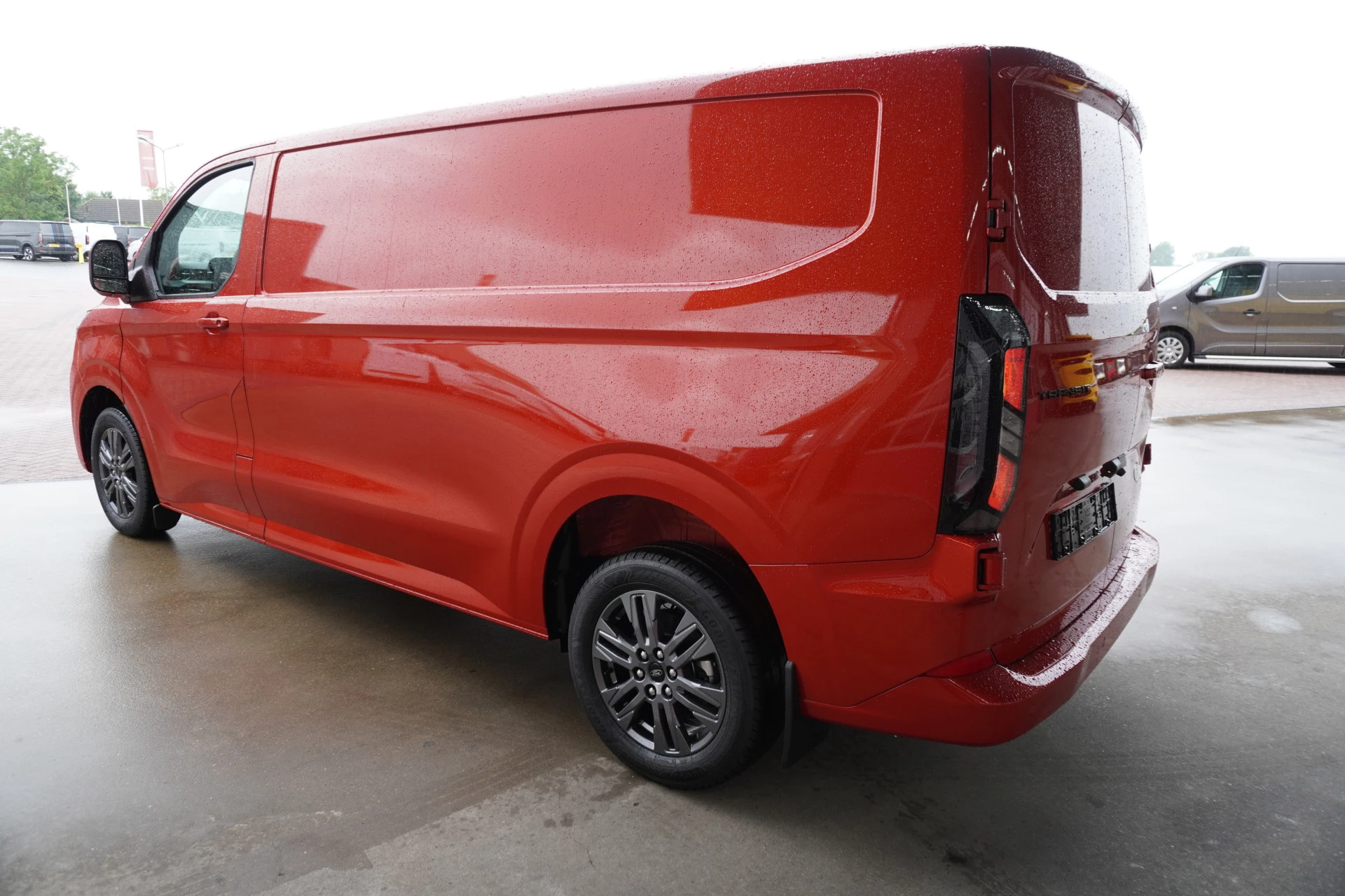 Ford Transit Custom 2024 - 320L 2.0 TDCI 136PK L2H1 Limited Bild 7