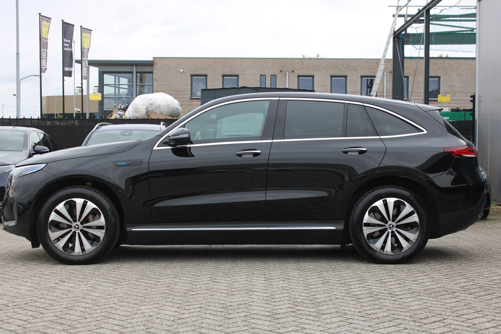 Mercedes-Benz EQC 2023 - 400 4MATIC 80 kWh LEDER KEY-LESS GO CARPLAY afbeelding 8