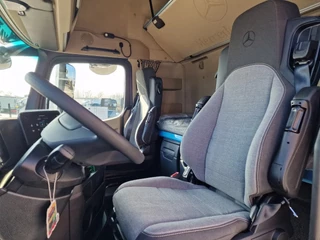 Mercedes-Benz Actros 2025 - 2548 6x2/4 Procabin GigaSpace - NEW - Night clima - PTO - ACC - Sliding 5th wheel image 10