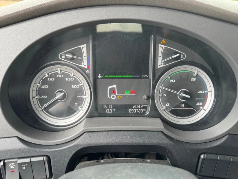 DAF 2019 - 106XF 480 EURO 6 / RETARDER / SMART TACHO obrázek 10