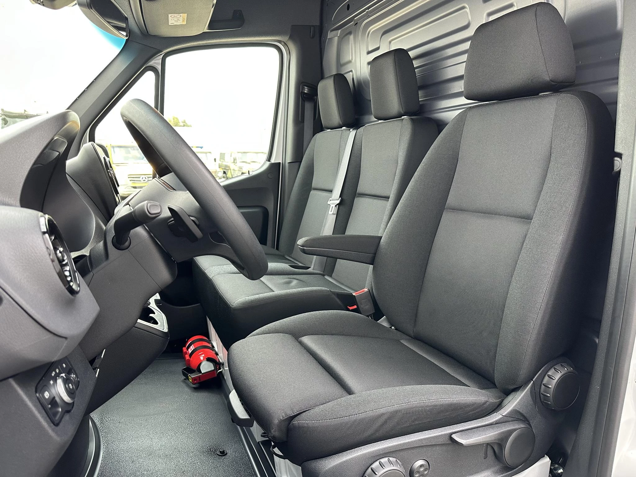 Mercedes-Benz eSprinter 2023 - L2H2 SoH 97% Camera Airco 55kwh image 20