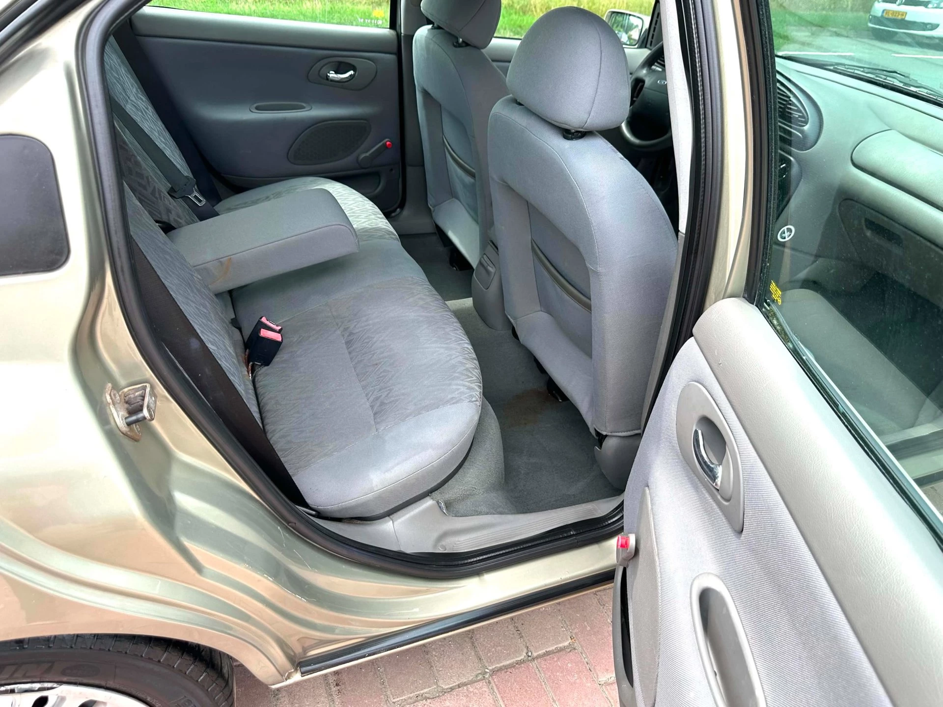 Ford Mondeo 2000 - 1.6-16V Benzine Buss. Edit. NWE APK Airco Marge Youngtimer!!! obrázek 46