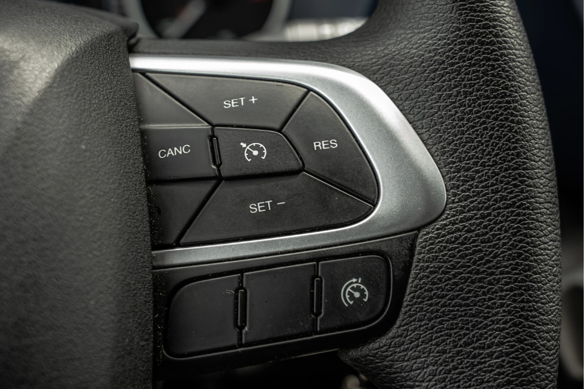 Iveco Daily 2021 - 35S14V 2.3 L4H2 | Automaat | 3.5T Trekgewicht | Climate | Cruise | Euro 6 изображение 17