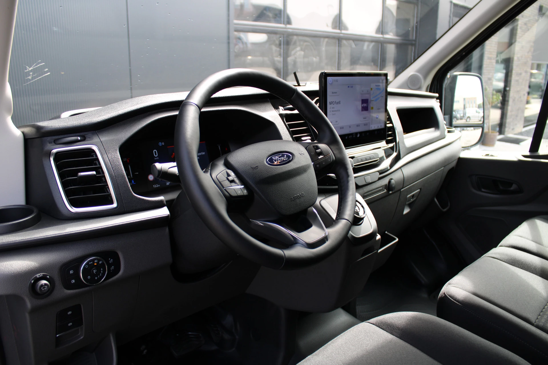 Ford Transit 2024 - 350 2.0 TDCI L2H2 Trend 165pk - Facelift - Adaptive Cruise - Navigatie - Blind Spot - 360 Camera - Stoel - Stuurverwarming - Rijklaar obrázek 13