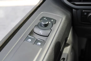 Ford Transit Custom 2025 - 320 2.5 PHEV L2H1 Trend 232pk - 5 jaar GARANTIE - 2x Schuifdeur - Adaptive Cruise - Blind Spot - Navigatie - Camera - Verwarmd Stuur - Rijklaar imagen 13