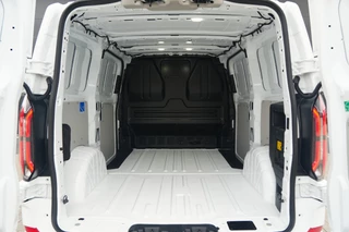 Ford E-Transit Custom 2026 - 320 L1H1 Limited 71 kWh 218pk - 2x Schuifdeur - Trekhaak - Pro Power - Camera - Carplay - Rijklaar image 46