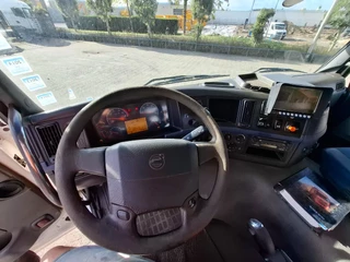 Volvo FM13-400 2007 - / 8X4 / AJK HOOK 25TON / CRANE HMF 1560 K3 / ROTATOR / LIFT+LENKACHSE / AIRCO / MANUAL / EURO-4 / 2007 bild 19
