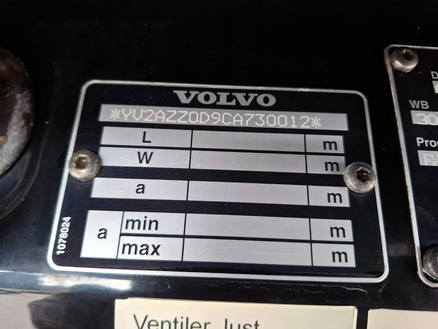 Volvo FH 2012 - 16.750 / 6X4 / 2XBIG AXLE / TECHNICAL 60 TON / HYDRAULICS / VEB+ / 675090 KM / AUTOMATIC / EURO-5 / 2012 afbeelding 32