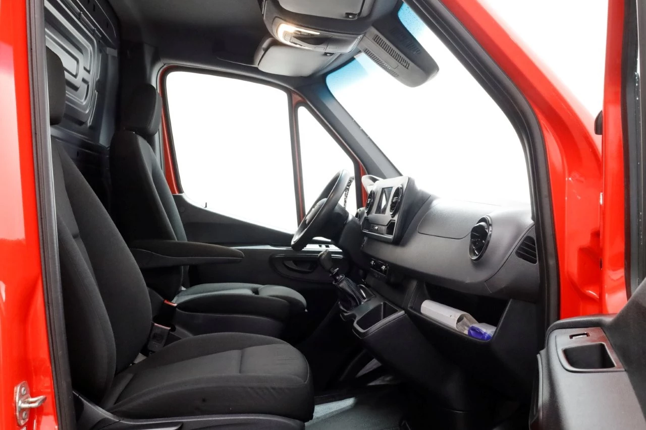 Mercedes-Benz Sprinter 2019 - 314 CDI 143pk E6 RWD L2H1 Navi/Camera/Trekhaak 3500kg 08-2019 Bild 3