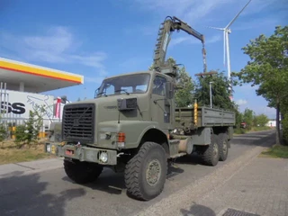 Volvo N 10 1989 - 6X6 L + FASSI image 1