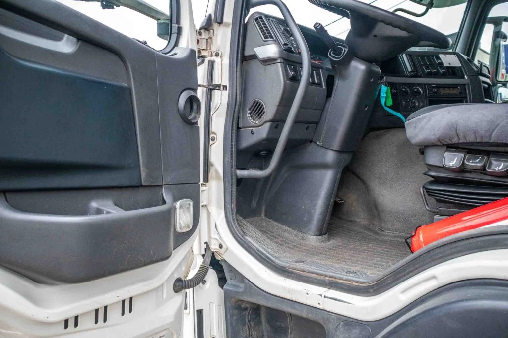 Volvo 2010 - FM 330+10 pneus/tires-intarder zdjęcie 8