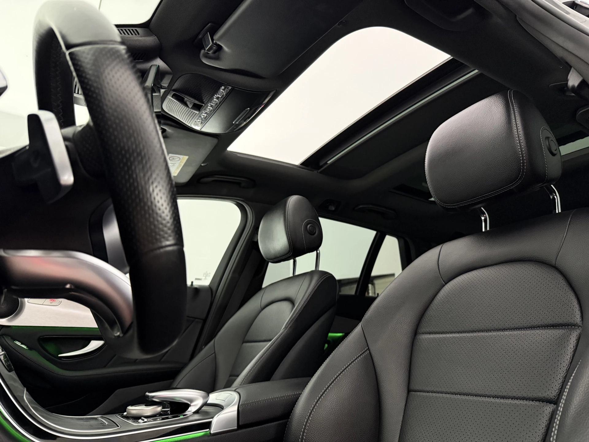 Mercedes-Benz C-Klasse 2020 - 200 Business Solution AMG 184PK afbeelding 4