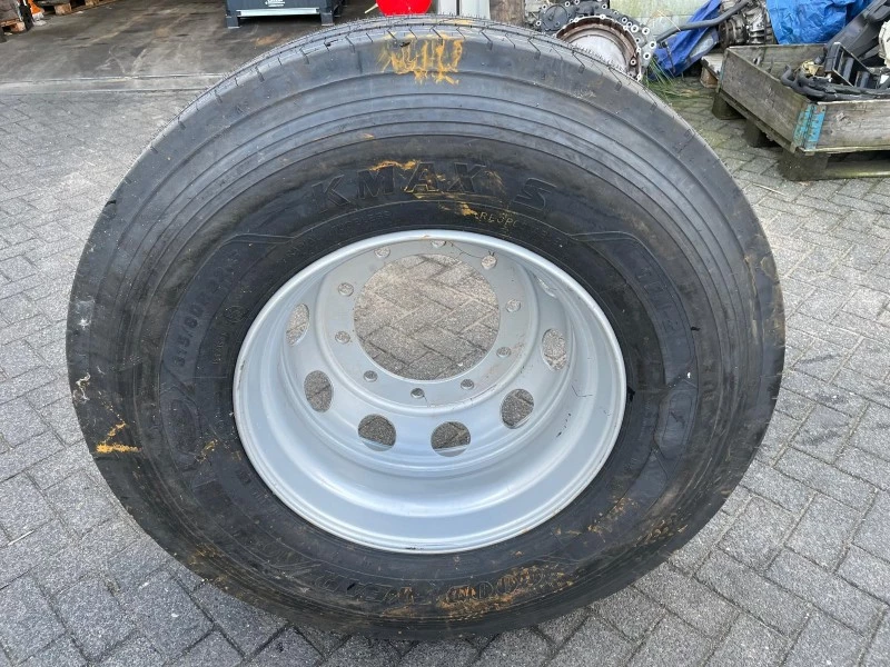 Goodyear 2024 - KMAX S 315/80R22.5 (ALS NIEUW) afbeelding 1