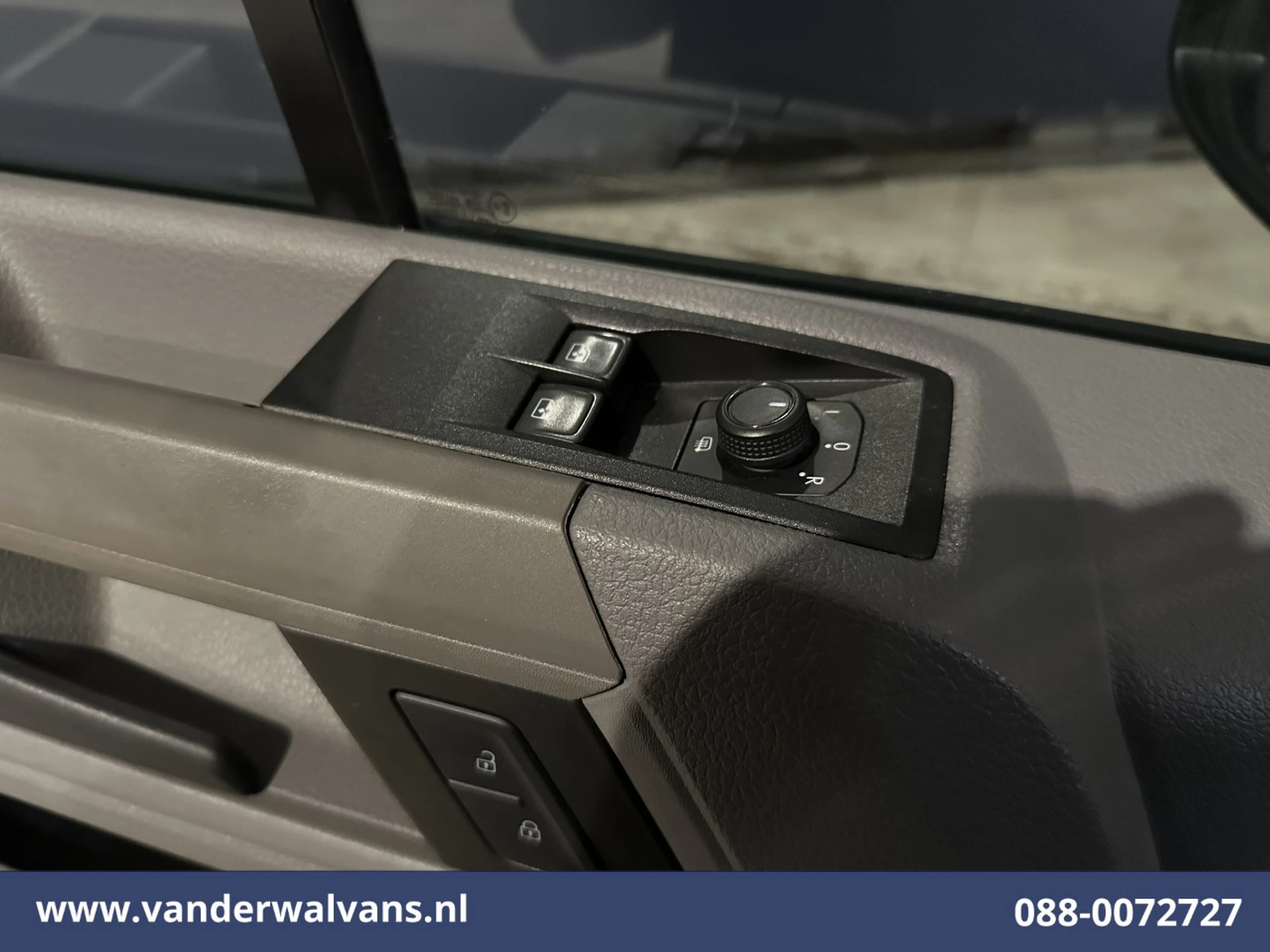 Volkswagen Crafter 2021 - 2.0 TDI 141pk L3H3 L2H2 Euro6 Airco | Navigatie | Apple Carplay | Chauffeursstoel zdjęcie 16