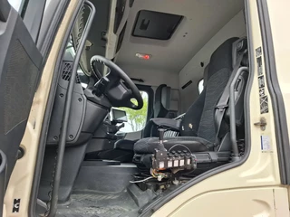 Mercedes-Benz Antos 3245 2017 - / 8X2 / AJK 20 TON HOOK / ONLY:460374 KM / LIFT+LENKACHSE / FULL-AIR / FRIDGE / NAVI / AUTOMATIC / EURO-6 / 2017 image 21