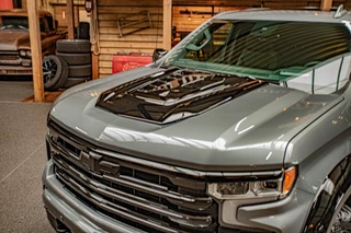 Chevrolet Silverado 2024 - 6.2 V8 High country imagen 4