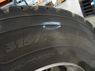 - Geen producent - - MICHELIN315/70 afbeelding 2 miniatuur