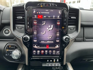 Dodge Ram 1500 2020 - 5.7 V8 4x4 Crew Cab Laramie Sport package image 14