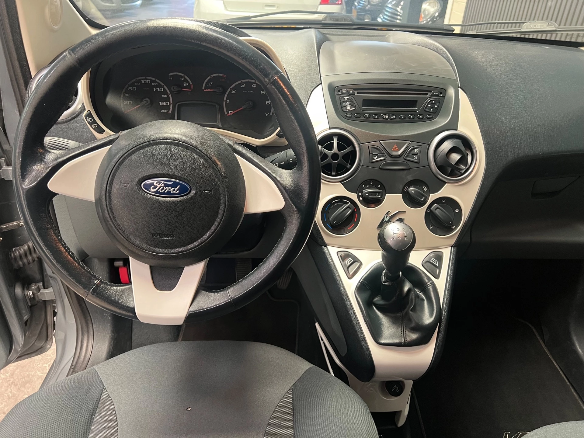 Ford Ka 2010 - 1.2 Titanium X 2e Eigenaar - Distibutie vervangen - Zeer Netjes. image 12