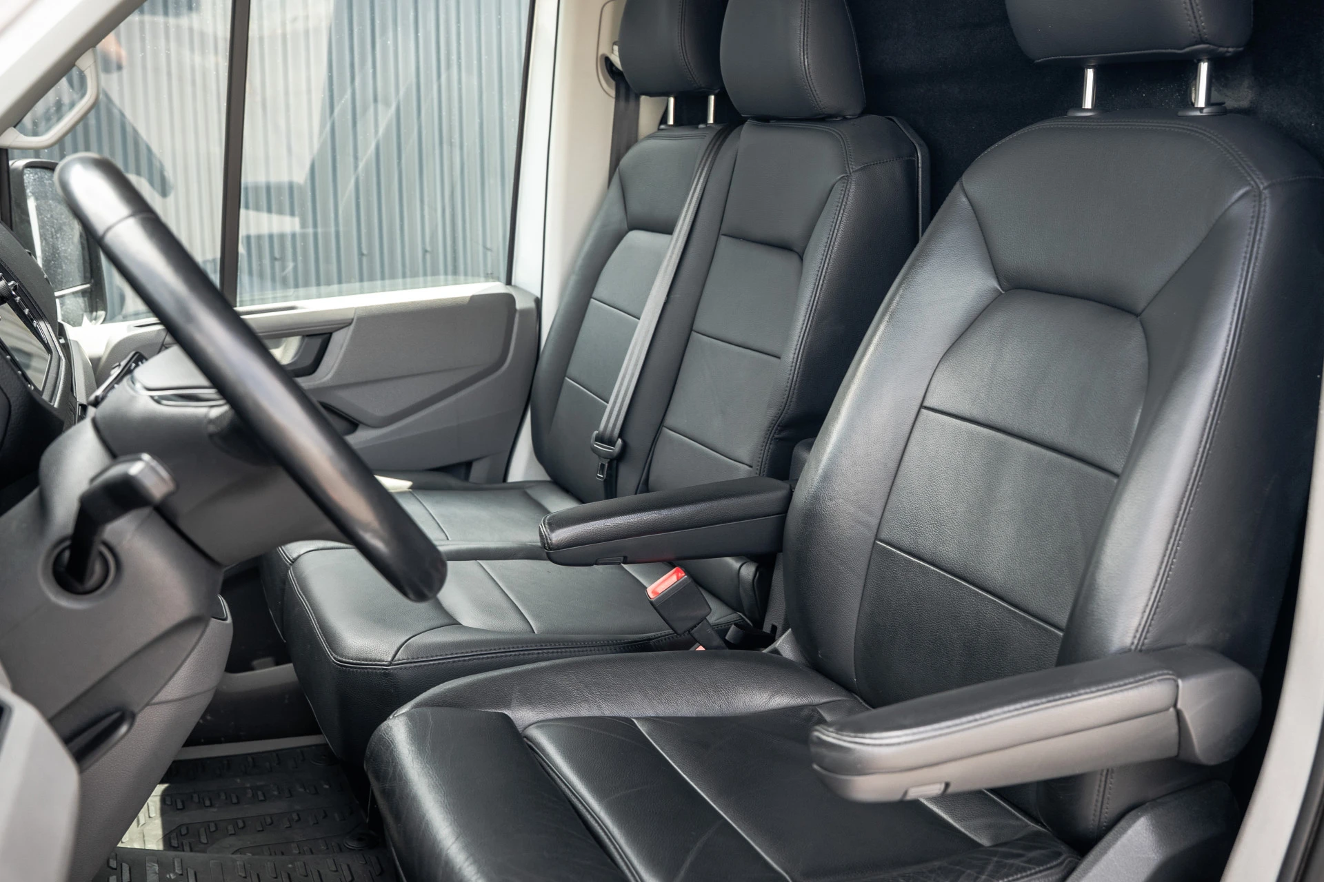 Volkswagen Crafter 2023 - 2.0 TDI XL L5H3 | 177 PK | Rijplaten | Automaat | LED | Camera | Carplay | Schuifdeur L+R | PDC | Trekhaak afbeelding 15