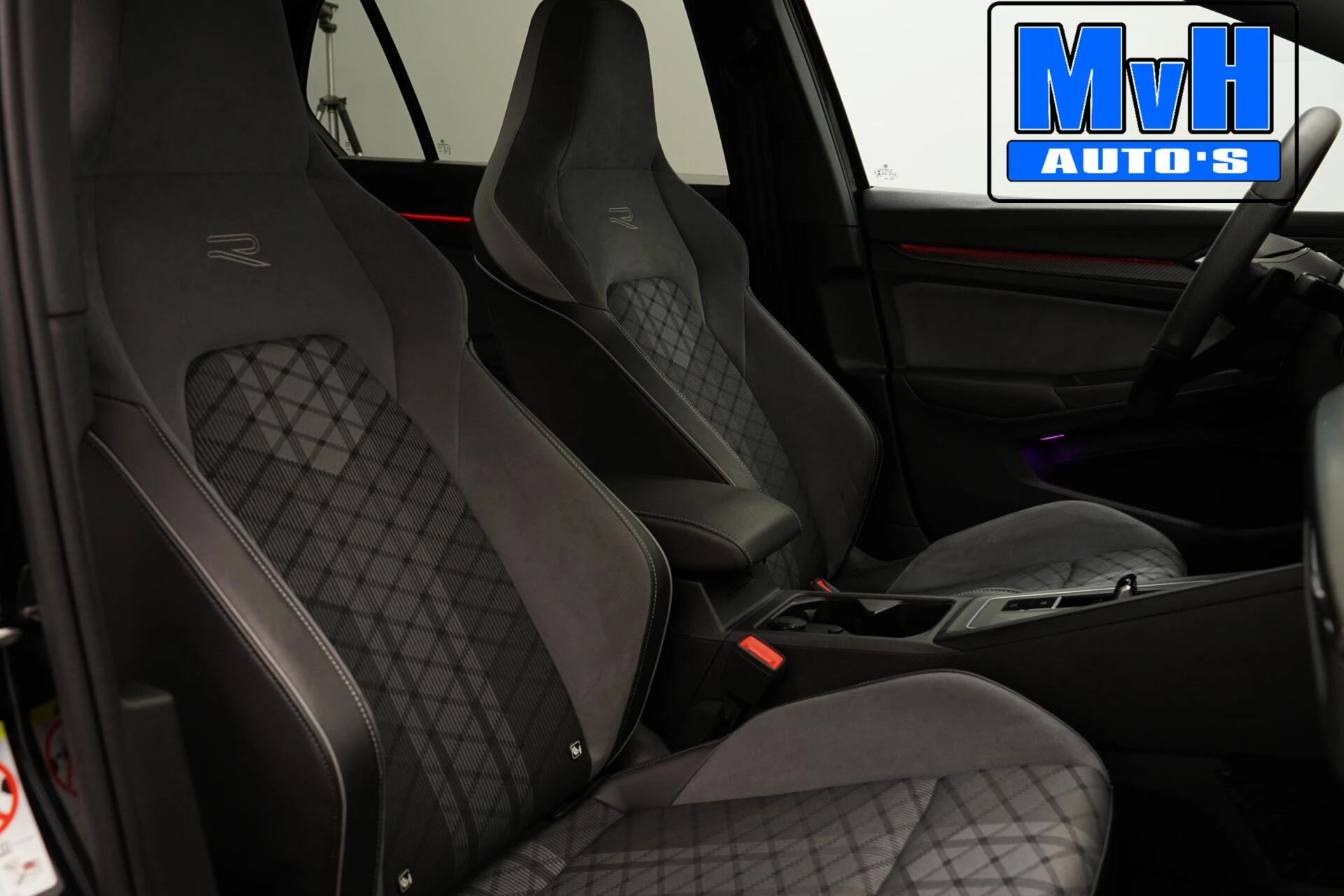 Volkswagen Golf 2020 - 1.5 eTSI R-Line|SPORTSTOEL|LUXE|LED| afbeelding 58