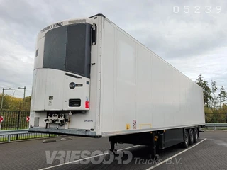 Schmitz Cargobull BLOEMENENUITVOERING MET LAADKLEP 2017 in vendita