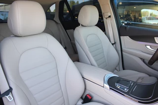 Mercedes-Benz GLC 2022 - 300e 4MATIC Luxury Line PANORAMADAK VIRTUAL LEDER 19'' obrazek 13